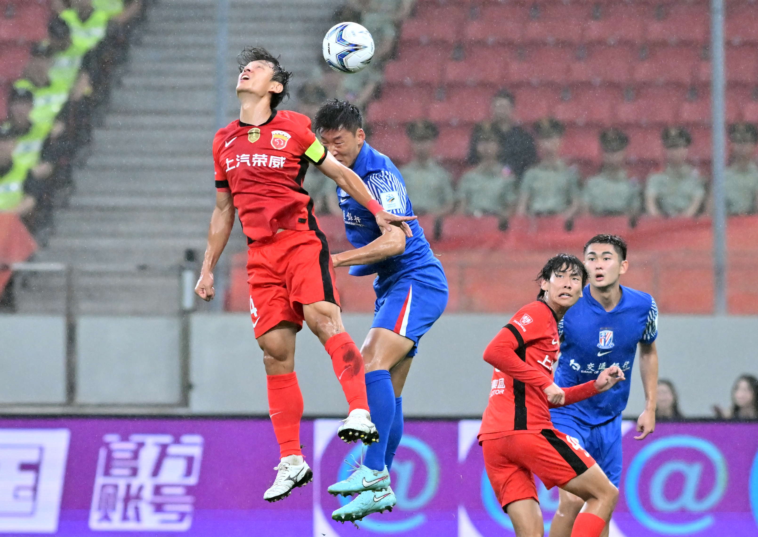 开元官网-欧冠赛程吃紧；上海申花今晨强势反弹；赛场秩序良好；数据趋势出现新变化(欧冠赛程16强抽签)